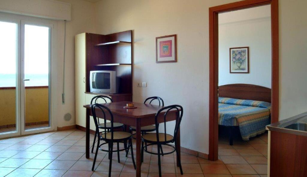 Residence Carioca Rimini Exteriör bild